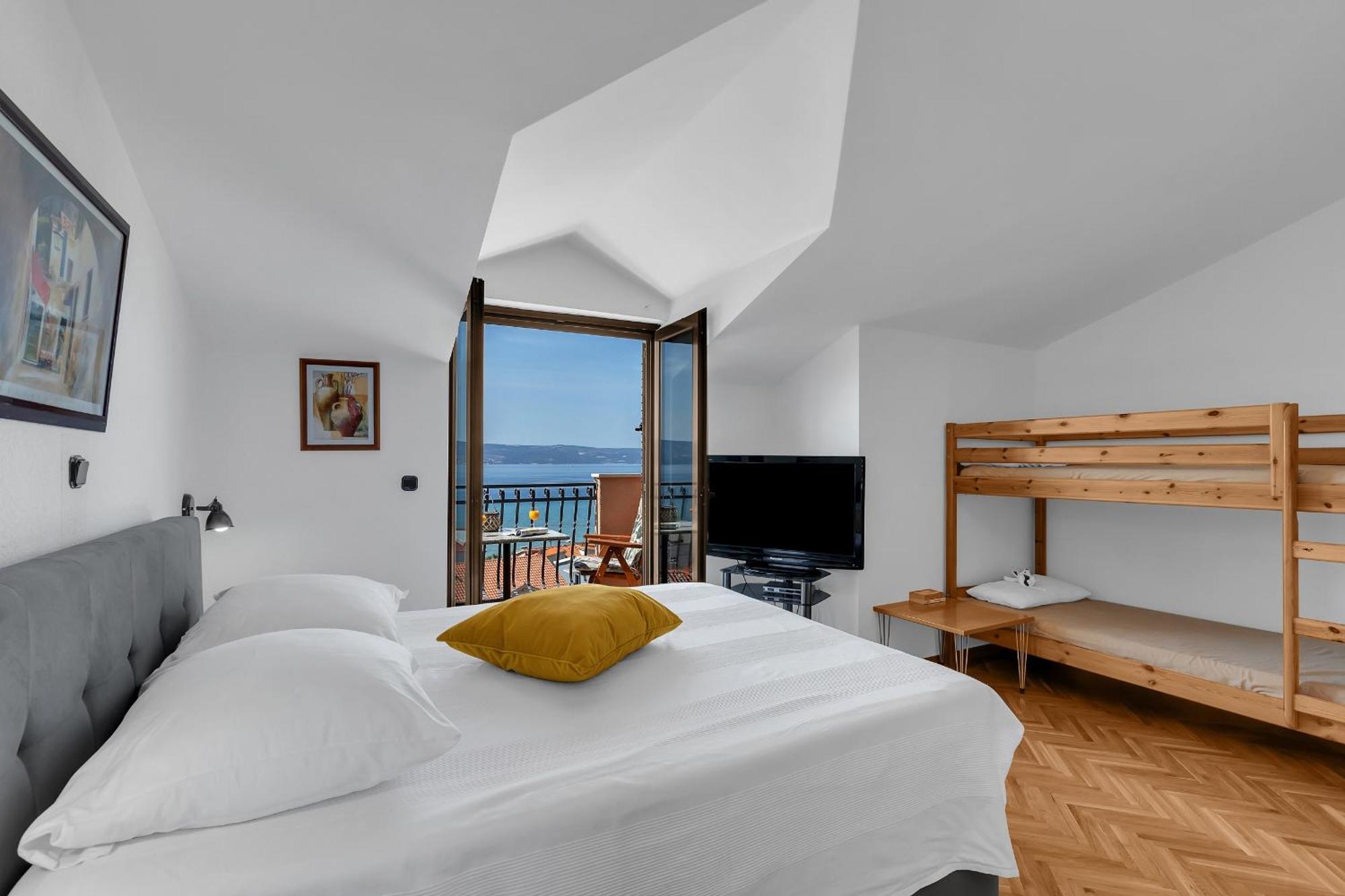 Apartments And Rooms With Parking Space Duce, Omis - 10303 Room photo