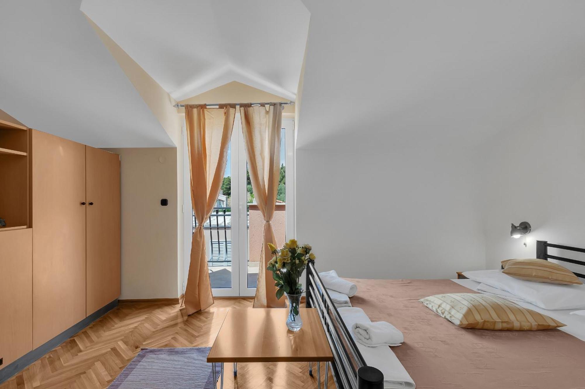 Apartments And Rooms With Parking Space Duce, Omis - 10303 Room photo