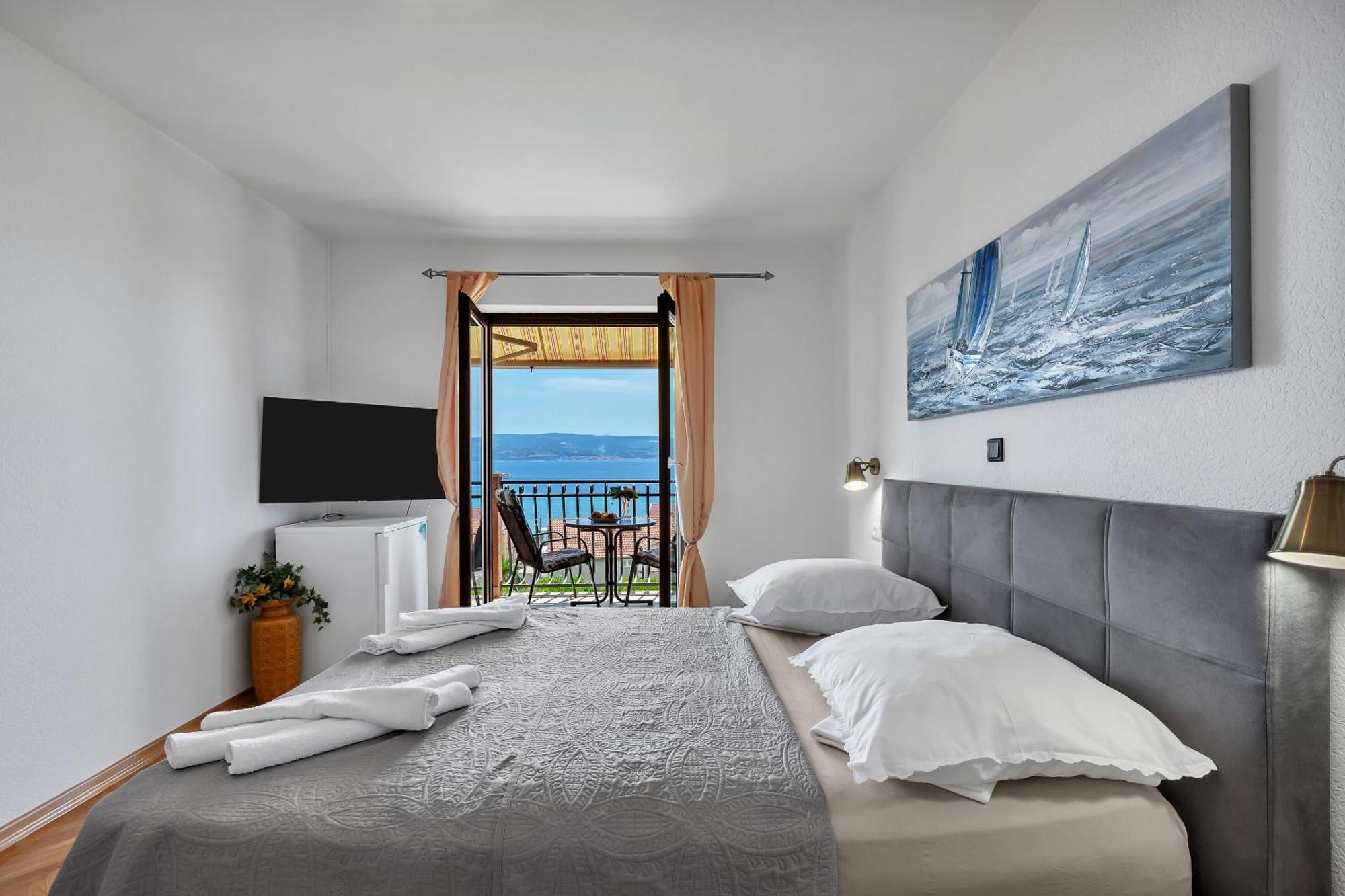 Apartments And Rooms With Parking Space Duce, Omis - 10303 Room photo